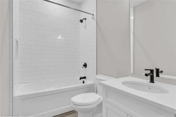 29 Weymouth Street #22, Elmira, ON N3B 0G3
