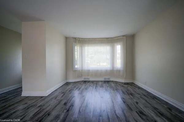 33 Sixth Avenue, Kitchener, ON N2C 1P9
