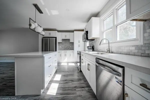 33 Sixth Avenue, Kitchener, ON N2C 1P9