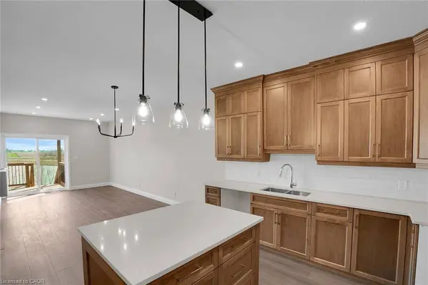 29 Weymouth Street #20, Elmira, ON N3B 0G3