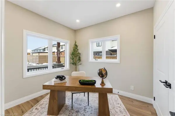29 Weymouth Street #20, Elmira, ON N3B 0G3