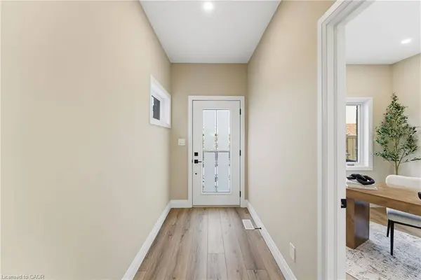 29 Weymouth Street #20, Elmira, ON N3B 0G3