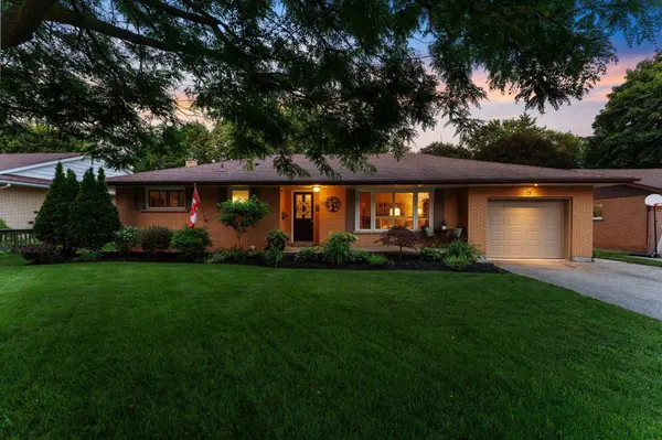 13 Bluebird PL, Woolwich, ON N3B 1W7