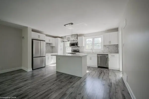 33 Sixth AVE, Kitchener, ON N2C 1P9