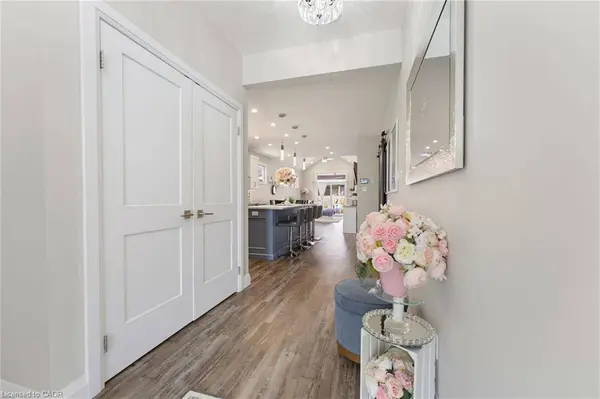 98 Woodberry CRES, Elmira, ON N3B 3L1