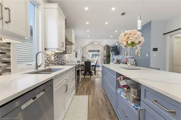 98 Woodberry CRES, Elmira, ON N3B 3L1