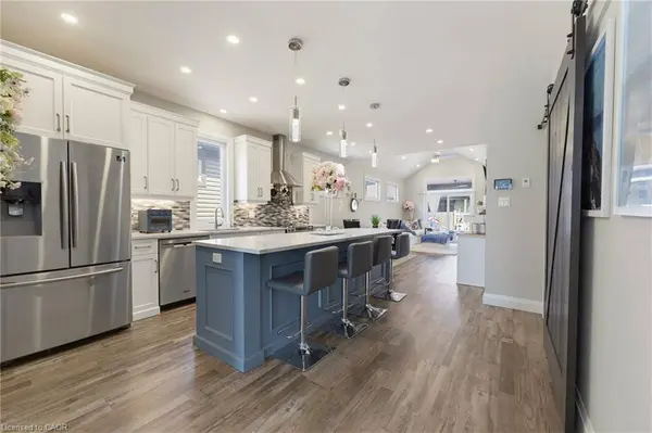 98 Woodberry CRES, Elmira, ON N3B 3L1