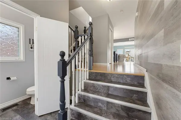 592 Little Dover CRES, Waterloo, ON N2K 4E5