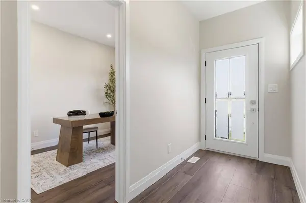 29 Weymouth ST #20, Elmira, ON N3B 0E5