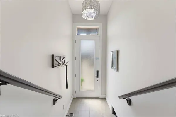 98 Woodberry CRES, Elmira, ON N3B 3L1