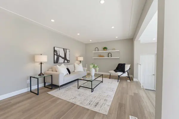 300 Westmount RD E, Kitchener, ON N2M 4Z1