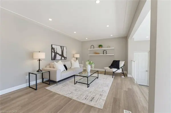 300 Westmount RD, Kitchener, ON N2M 4Z1