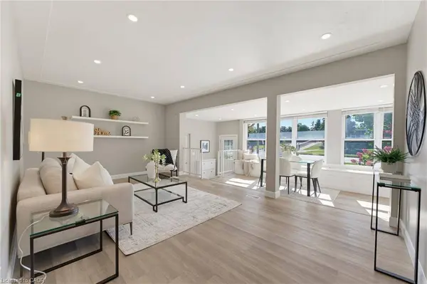300 Westmount RD, Kitchener, ON N2M 4Z1