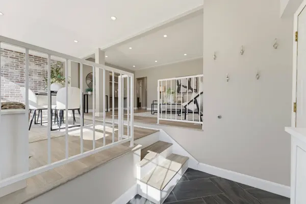 300 Westmount RD E, Kitchener, ON N2M 4Z1