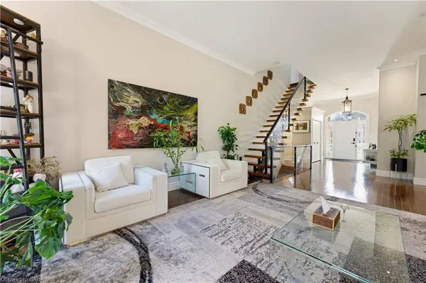 70 Deer Ridge CRES, Kitchener, ON N2P 2L2
