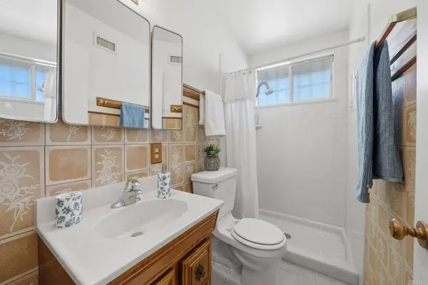 2121 E 4Th ST, National City, CA 91950