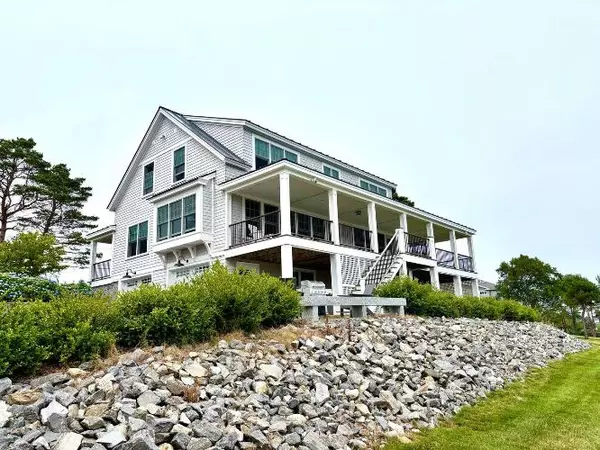 125 Abner Point Rd, Bailey Island, ME 04003-2540