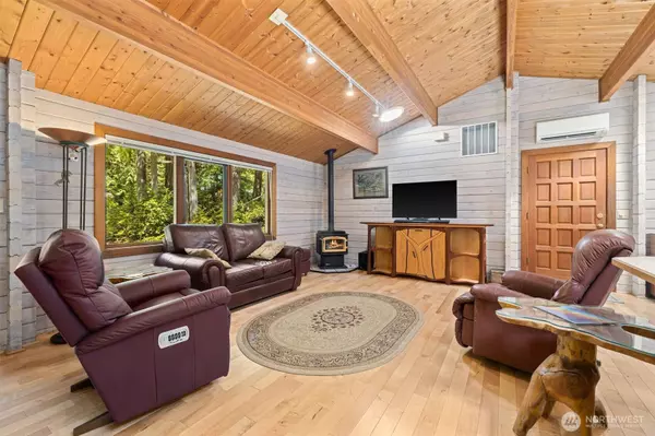 606 E Pointes DR W, Shelton, WA 98584