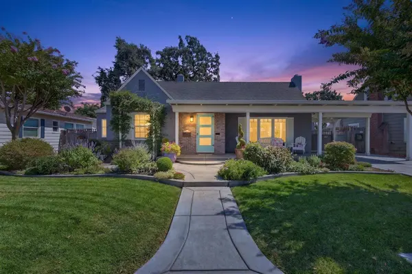 864 W Monterey AVE