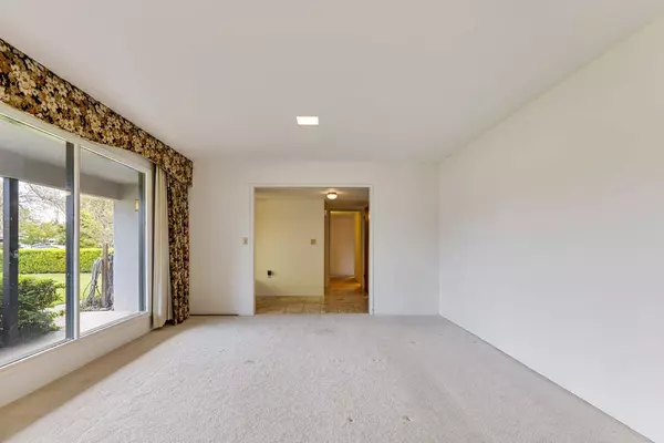 2972 Country Club, Stockton, CA 95204