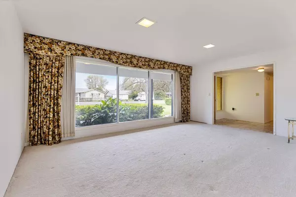 2972 Country Club, Stockton, CA 95204