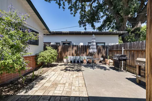 221 E Pine ST, Stockton, CA 95204