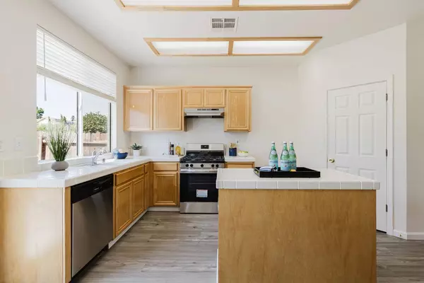 4331 Eiffel DR, Stockton, CA 95206