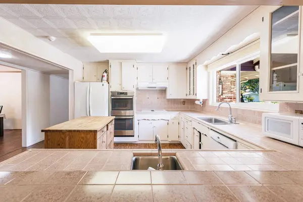 5115 Hildreth LN, Stockton, CA 95212