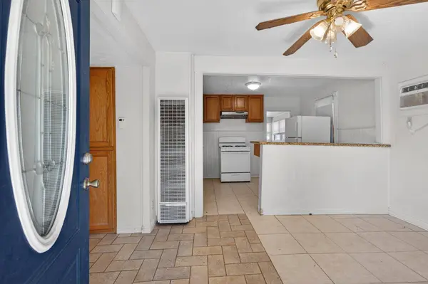 2611 W Acacia ST, Stockton, CA 95203