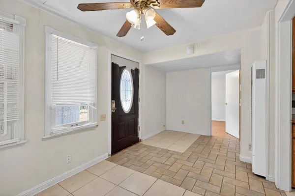 2611 W Acacia ST, Stockton, CA 95203