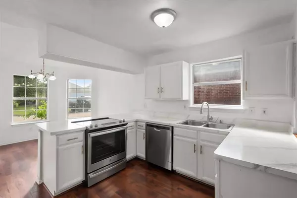 520 Berryhill Drive, Mansfield, TX 76063