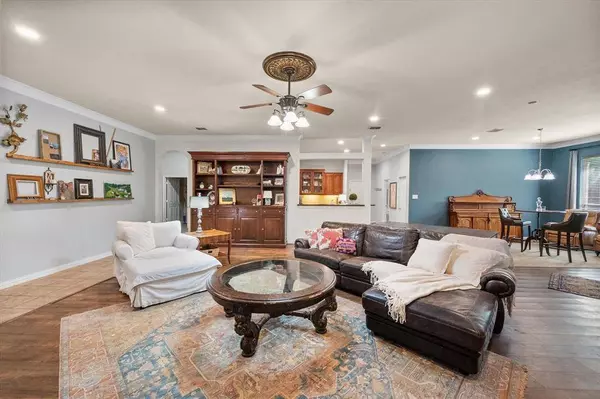 1301 Fox Lane, Mansfield, TX 76063