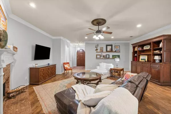 1301 Fox Lane, Mansfield, TX 76063