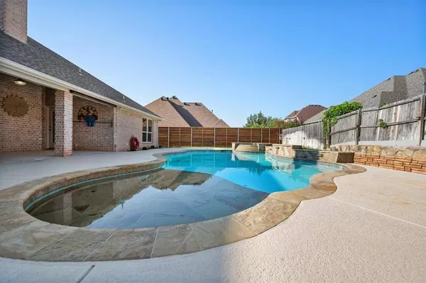 1003 Oak Hill Park, Kennedale, TX 76060