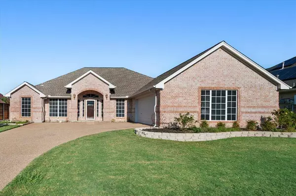 1003 Oak Hill Park, Kennedale, TX 76060