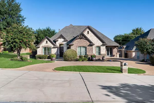 3301 Vista Lake Circle, Mansfield, TX 76063