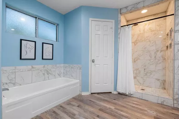 4305 Oldfield Drive, Arlington, TX 76016