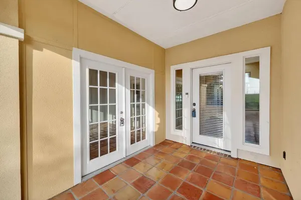 106 Lakeshore Drive, Waxahachie, TX 75165