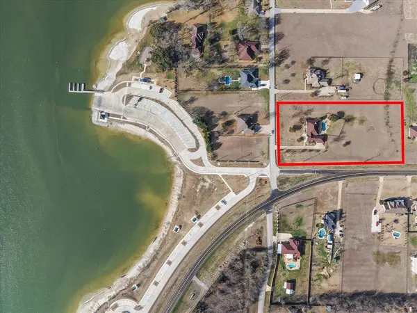 106 Lakeshore Drive, Waxahachie, TX 75165