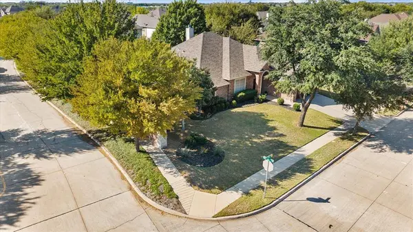 5 Fountain Court, Mansfield, TX 76063