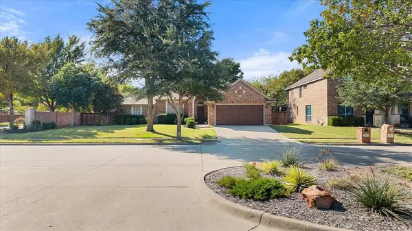 5 Fountain Court, Mansfield, TX 76063