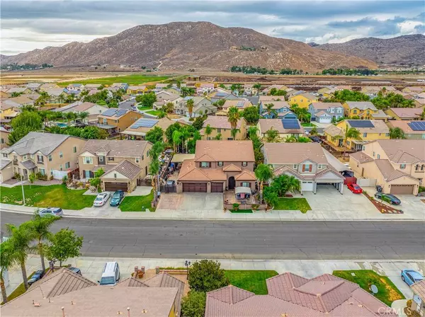 518 Peregrine LN, San Jacinto, CA 92582