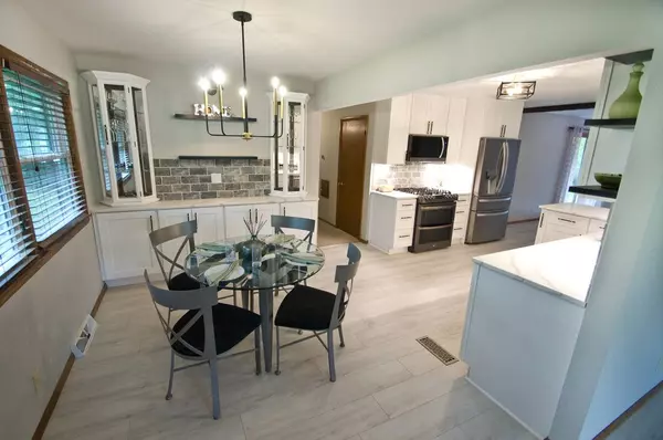 11426 W Woods Rd, Franklin, WI 53132