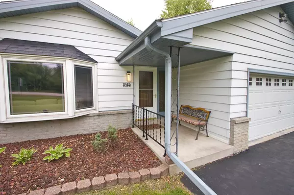 11426 W Woods Rd, Franklin, WI 53132