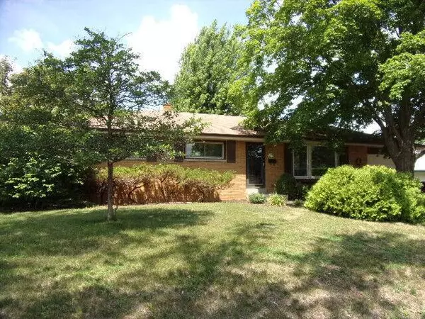 W148N8273 Albert Pl, Menomonee Falls, WI 53051