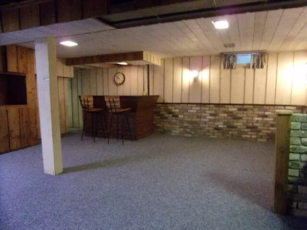 W148N8273 Albert Pl, Menomonee Falls, WI 53051