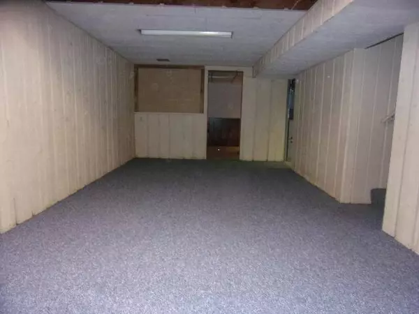 W148N8273 Albert Pl, Menomonee Falls, WI 53051