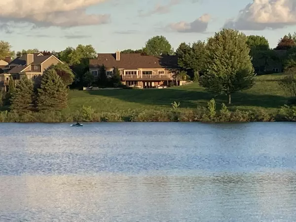 S76W12788 Cambridge Ct E, Muskego, WI 53150