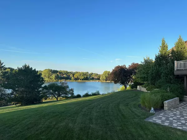 S76W12788 Cambridge Ct E, Muskego, WI 53150