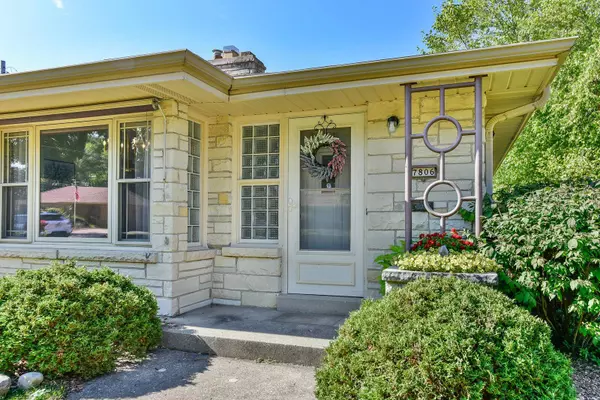 7806 W Dakota St, West Allis, WI 53219